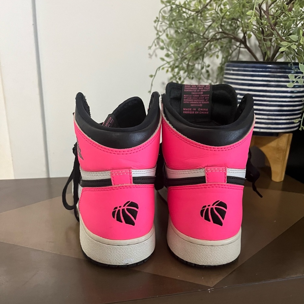 Nike Air Jordan 1 Mid Pink Black White Sneakers | Women’s Size 6 - Picture 7 of 9